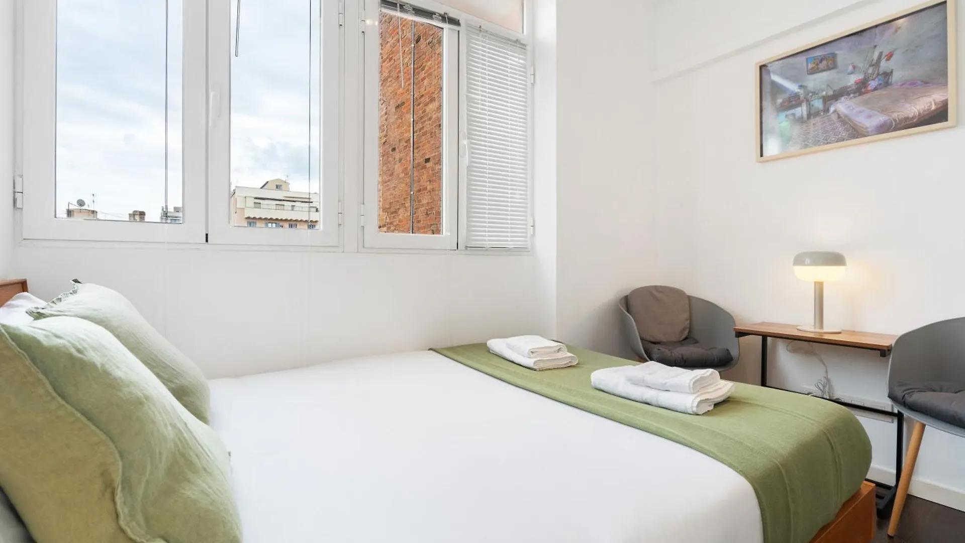Enrique Granados Apartment Barcelona